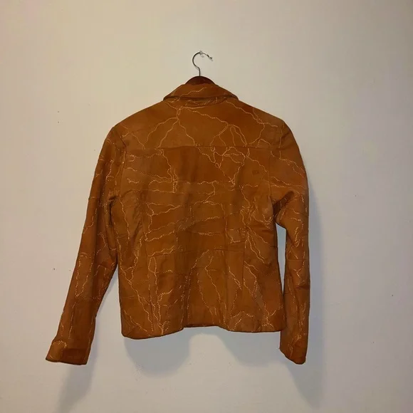 Blazer - Picture 2 of 3